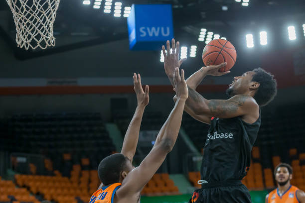 守三秒违例 守三秒违例