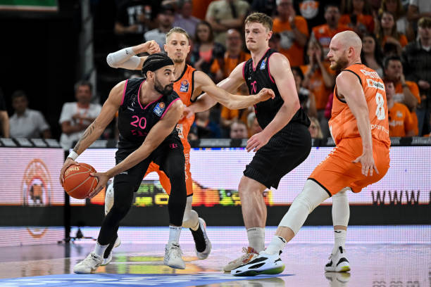 是蓝黑军团 是蓝黑军团