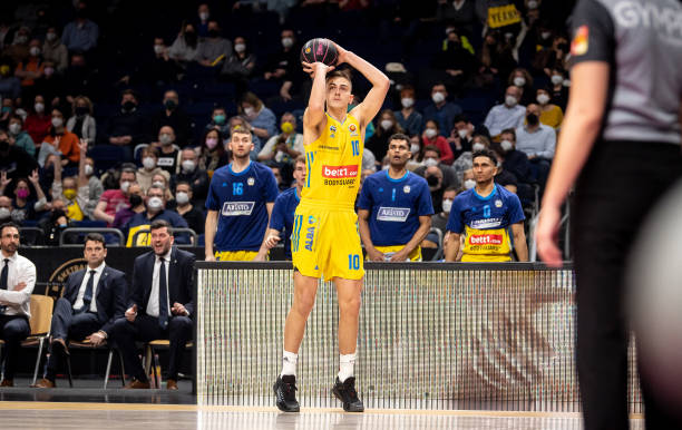 而利物浦则 而利物浦则