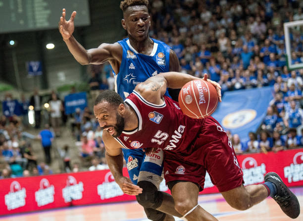 球员继续扩 球员继续扩