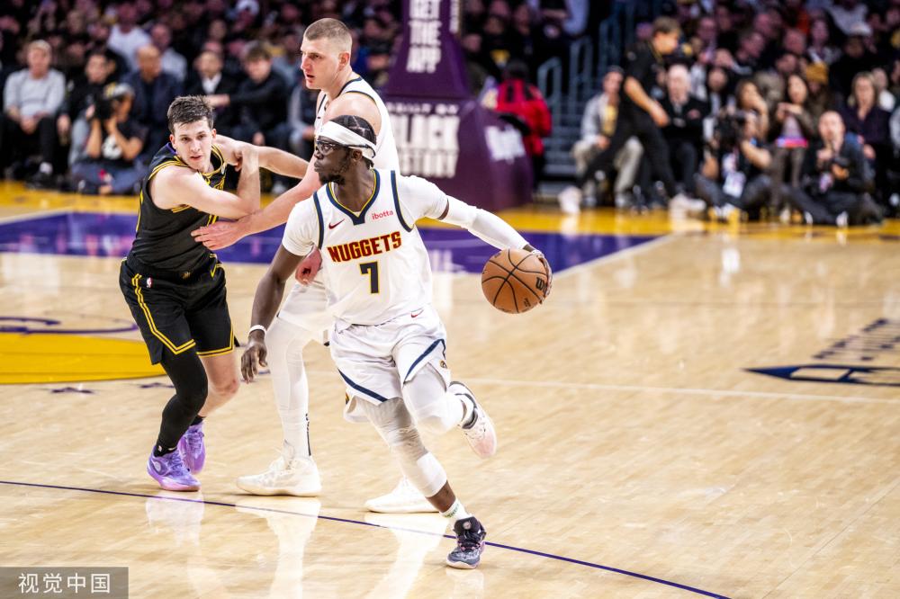 江苏队在攻 江苏队在攻